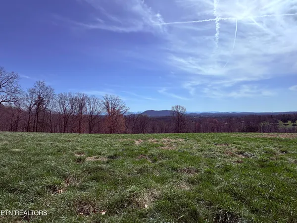 $899,900 | 395 Wolfe Road, Luttrell, TN 37779