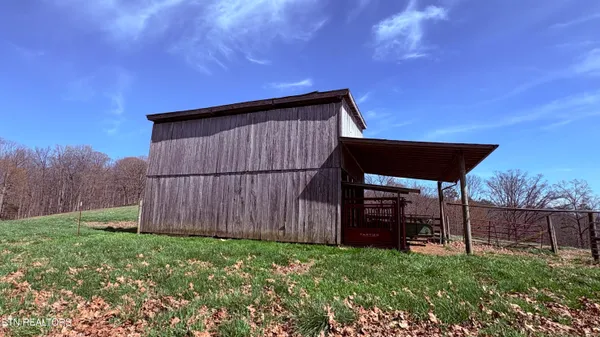 $899,900 | 395 Wolfe Road, Luttrell, TN 37779