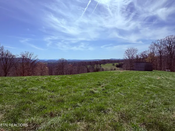 $899,900 | 395 Wolfe Road, Luttrell, TN 37779
