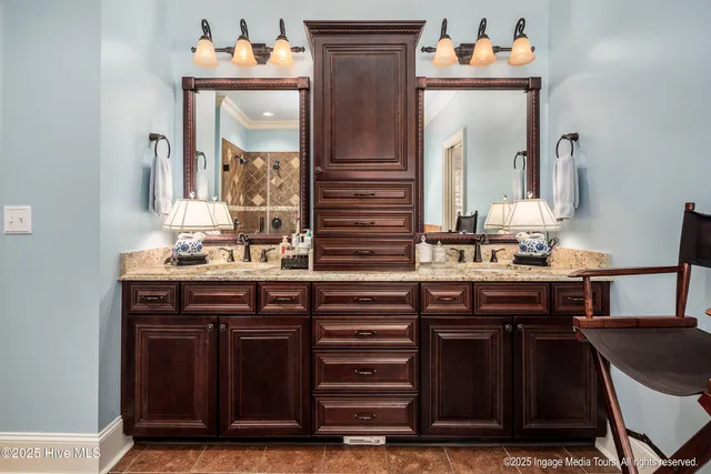 $1,250,000 | 3860 Dixie Ridge Lane, Grimesland, NC 27837