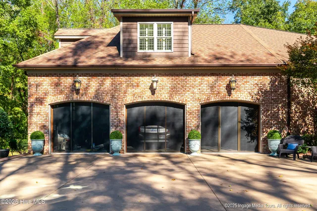 $1,250,000 | 3860 Dixie Ridge Lane, Grimesland, NC 27837