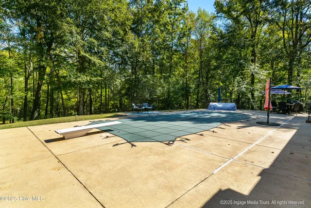 $1,250,000 | 3860 Dixie Ridge Lane, Grimesland, NC 27837