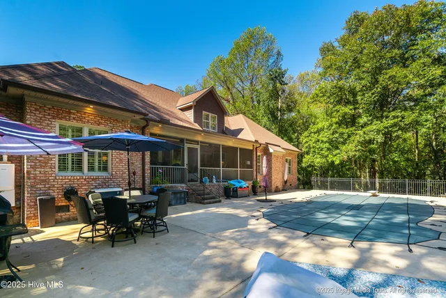 $1,250,000 | 3860 Dixie Ridge Lane, Grimesland, NC 27837