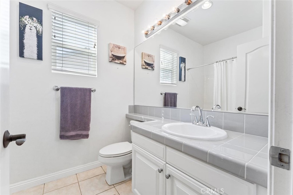 22 Arlington Street Ladera Ranch, CA 92694 - Photo 33 of 51 2nd Full Bathroom