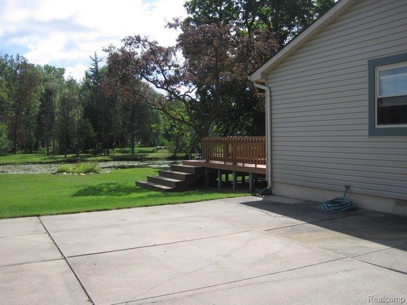 365 Reymont Road Waterford, MI 48327 - Photo 21 of 34 Reymont Rd 022.jpg