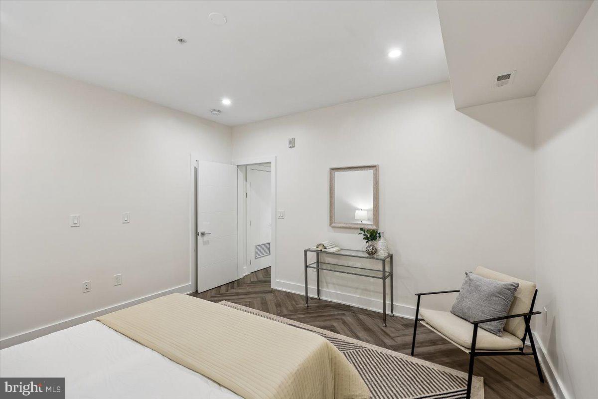 2429 Ontario Road Northwest, Unit 2 Washington, DC 20009 - Photo 38 of 52