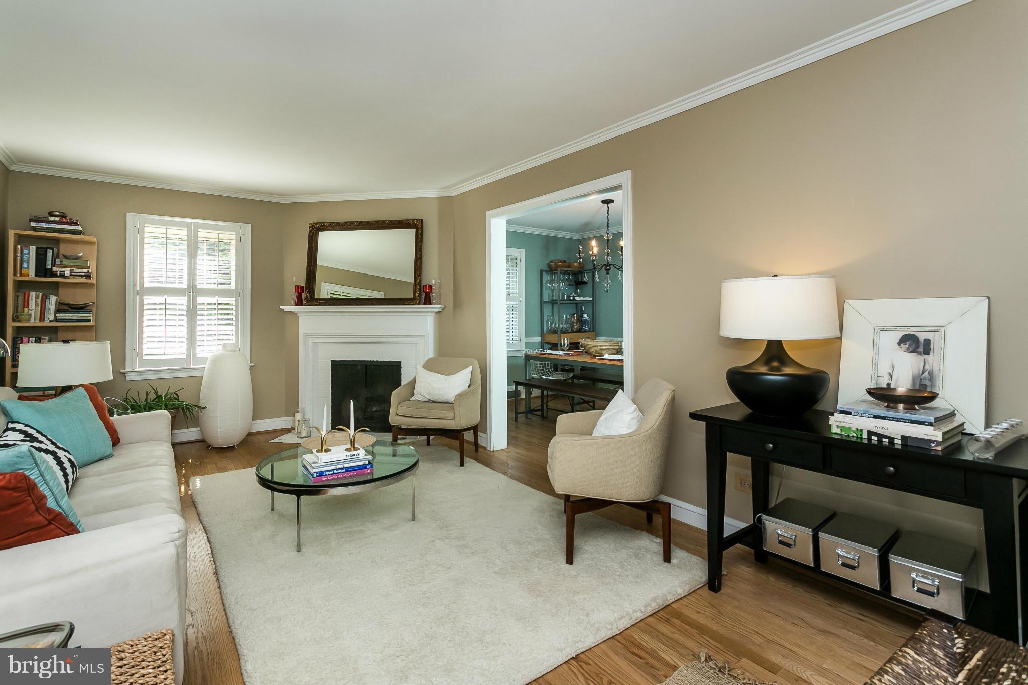 318 Weatherbee Road Towson, MD 21286 - Photo 3 of 30 Living Room