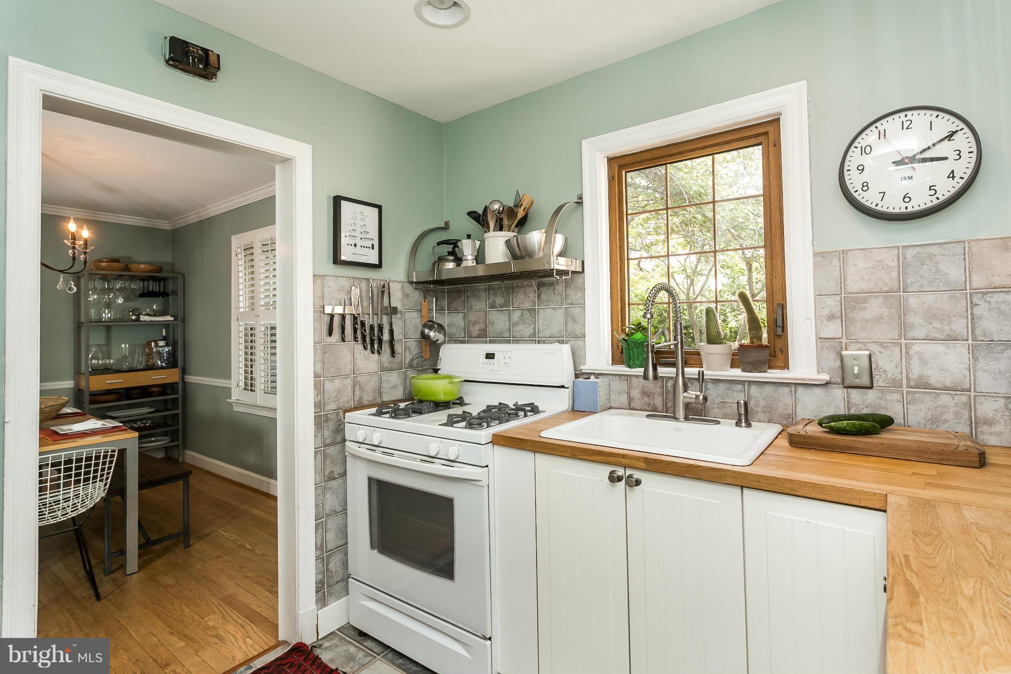 318 Weatherbee Road Towson, MD 21286 - Photo 8 of 30 Kitchen