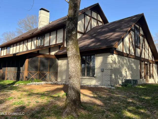 $724,000 | 1609 Southwest Linda Drive, Clinton, MS 39056