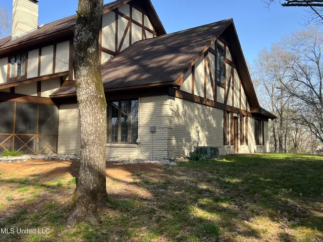 $724,000 | 1609 Southwest Linda Drive, Clinton, MS 39056