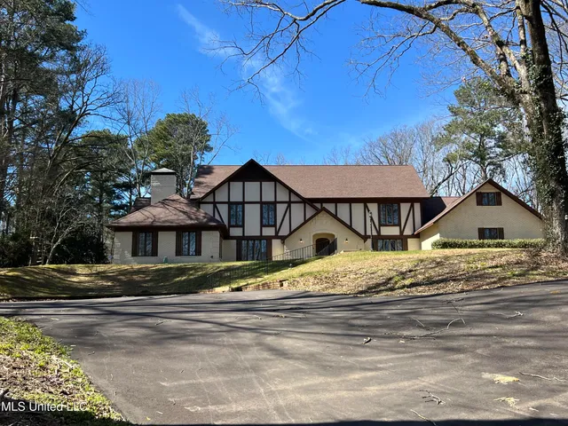 $724,000 | 1609 Southwest Linda Drive, Clinton, MS 39056