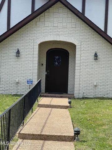 $724,000 | 1609 Southwest Linda Drive, Clinton, MS 39056