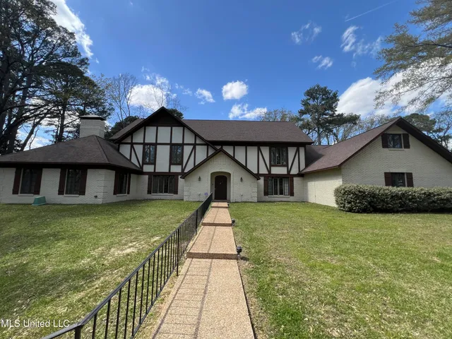 $724,000 | 1609 Southwest Linda Drive, Clinton, MS 39056