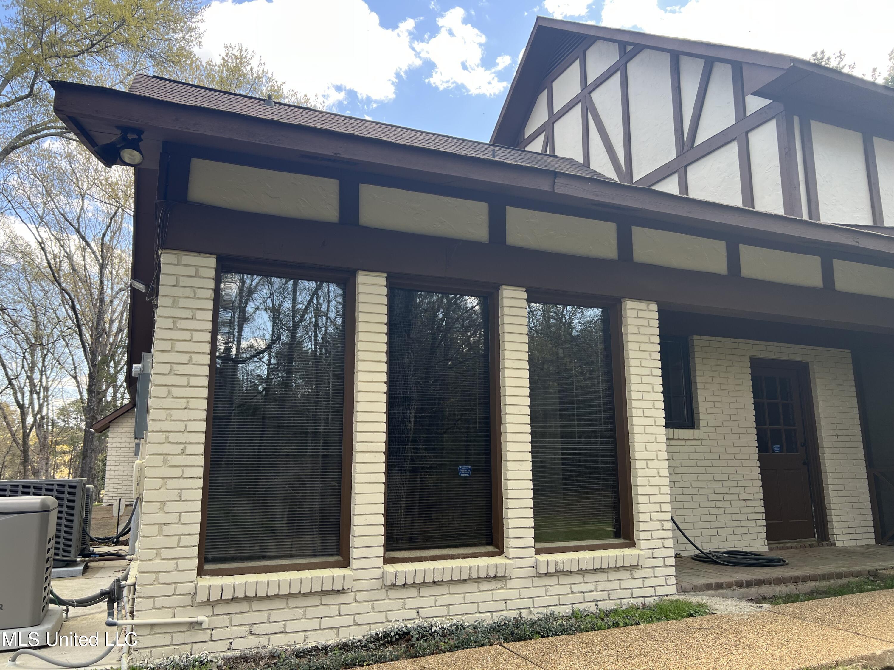 1609 Southwest Linda Drive Clinton, MS 39056 - Photo 20 of 110 IMG_0986