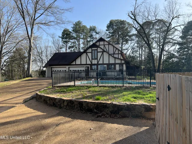 $724,000 | 1609 Southwest Linda Drive, Clinton, MS 39056