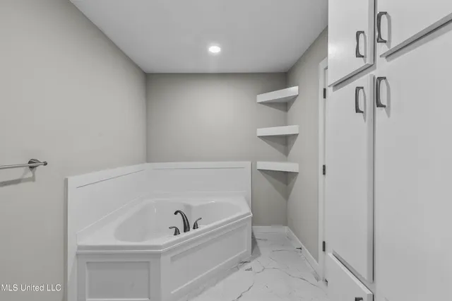 $724,000 | 1609 Southwest Linda Drive, Clinton, MS 39056