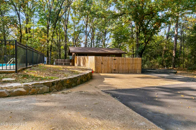 $724,000 | 1609 Southwest Linda Drive, Clinton, MS 39056