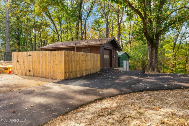 $724,000 | 1609 Southwest Linda Drive, Clinton, MS 39056