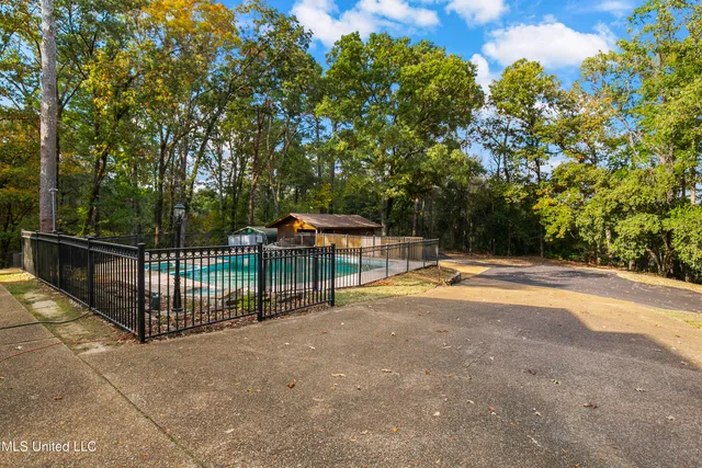 $724,000 | 1609 Southwest Linda Drive, Clinton, MS 39056
