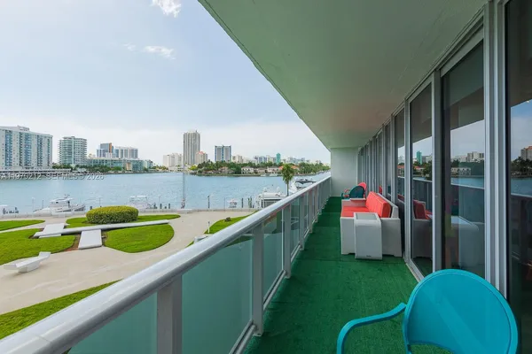 $4,750 | 900 Bay Drive, Unit 224, Miami Beach, FL 33141