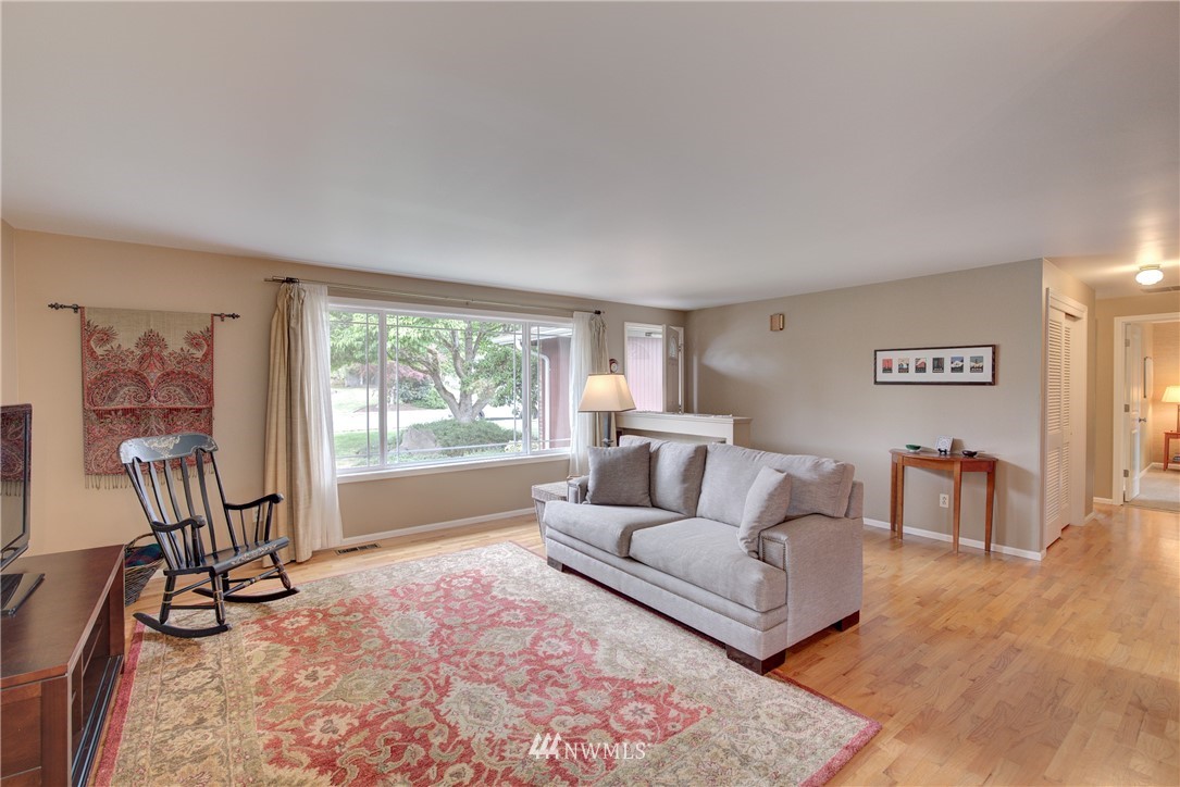 10419 Northeast 198th Street Bothell, WA 98011 - Photo 8 of 24 Gallery Image 8