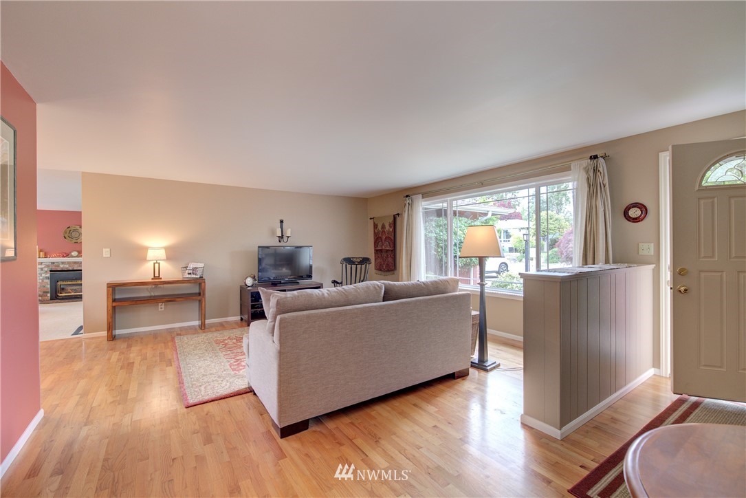 10419 Northeast 198th Street Bothell, WA 98011 - Photo 9 of 24 Gallery Image 9