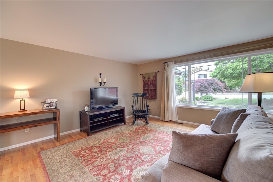 10419 Northeast 198th Street Bothell, WA 98011 - Photo 10 of 24 Gallery Image 10