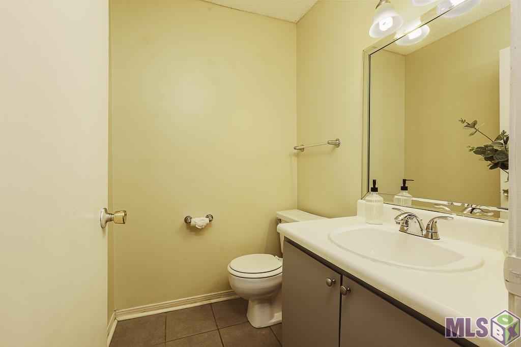 1718 Brightside Drive, Unit C Baton Rouge, LA 70820 - Photo 7 of 20 Half bath
