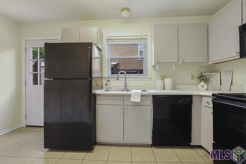 1718 Brightside Drive, Unit C Baton Rouge, LA 70820 - Photo 8 of 20 Kitchen