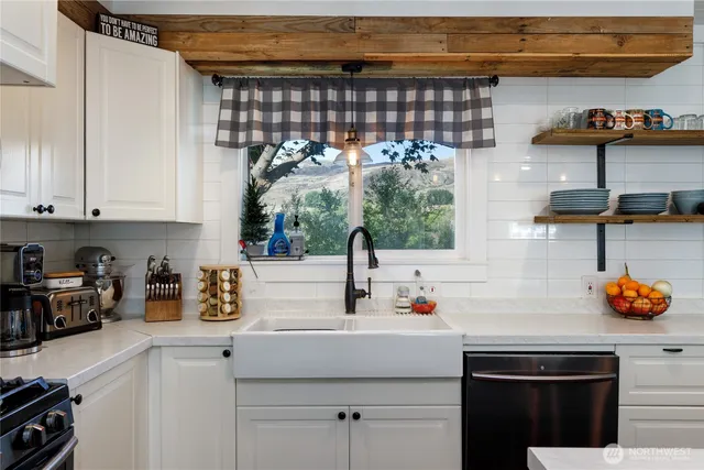 $335,000 | 61 Riverview Drive, Coulee Dam, WA 99116