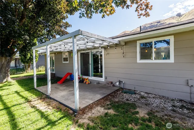 $335,000 | 61 Riverview Drive, Coulee Dam, WA 99116