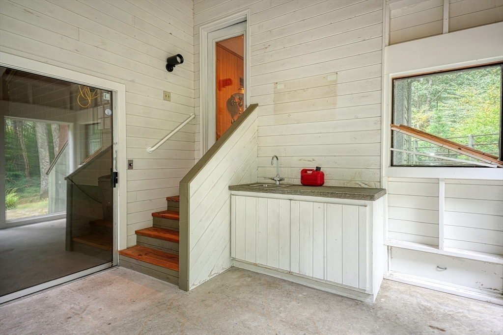 19 Colonial Road Sudbury, MA 01776 - Photo 17 of 27 Gallery Image 17