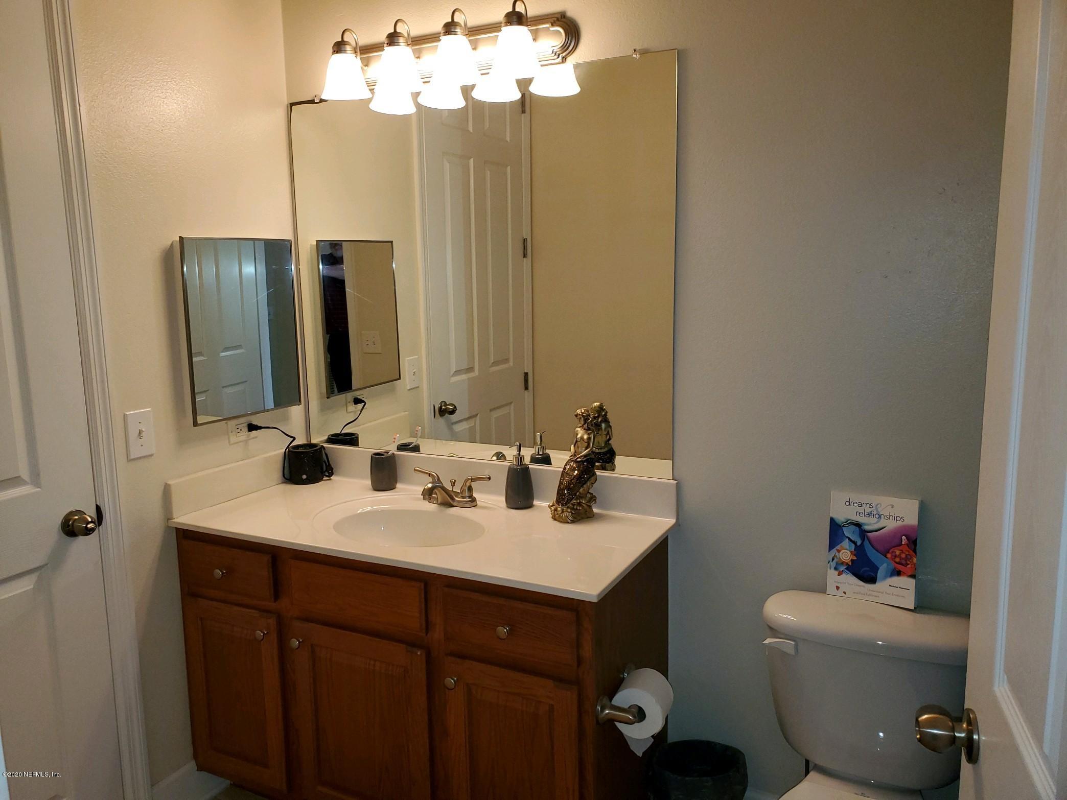2008 Pond Ridge Court, Unit 1306 Fleming Island, FL 32003 - Photo 11 of 12 Pond Ridge 2008 - Hall Bath