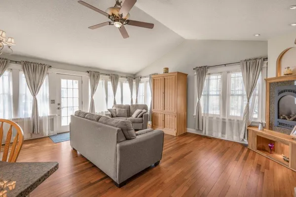 $368,000 | 3836 Togo Road, Spring Park, MN 55384