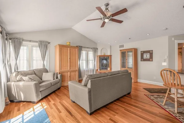 $368,000 | 3836 Togo Road, Spring Park, MN 55384