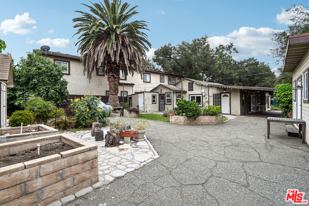 2717 Los Robles Road Thousand Oaks, CA 91362 - Photo 7 of 33
