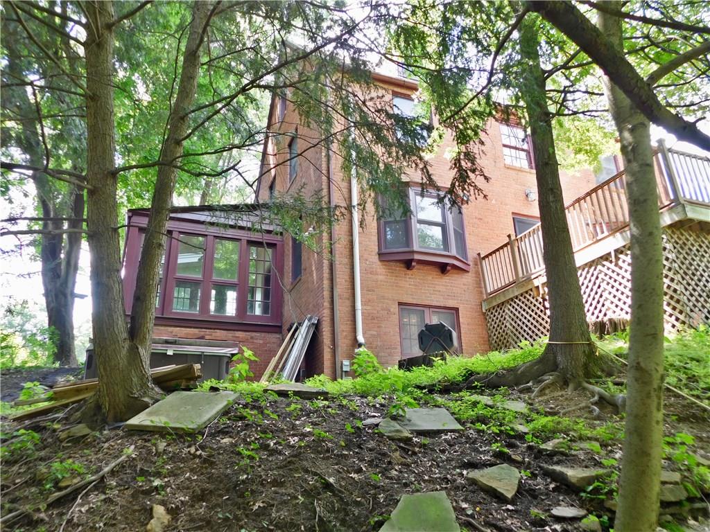 31 Roxbury Road Pittsburgh, PA 15221 - Photo 23 of 25 Nice view of the rear of this house.
