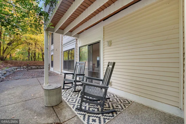 $259,900 | 15805 26th Avenue North, Unit B, Plymouth, MN 55447