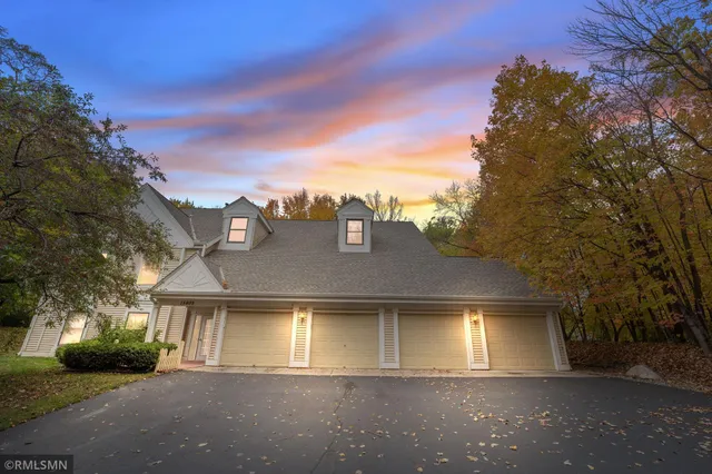 $259,900 | 15805 26th Avenue North, Unit B, Plymouth, MN 55447