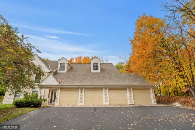 $259,900 | 15805 26th Avenue North, Unit B, Plymouth, MN 55447