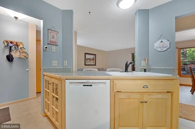 $259,900 | 15805 26th Avenue North, Unit B, Plymouth, MN 55447