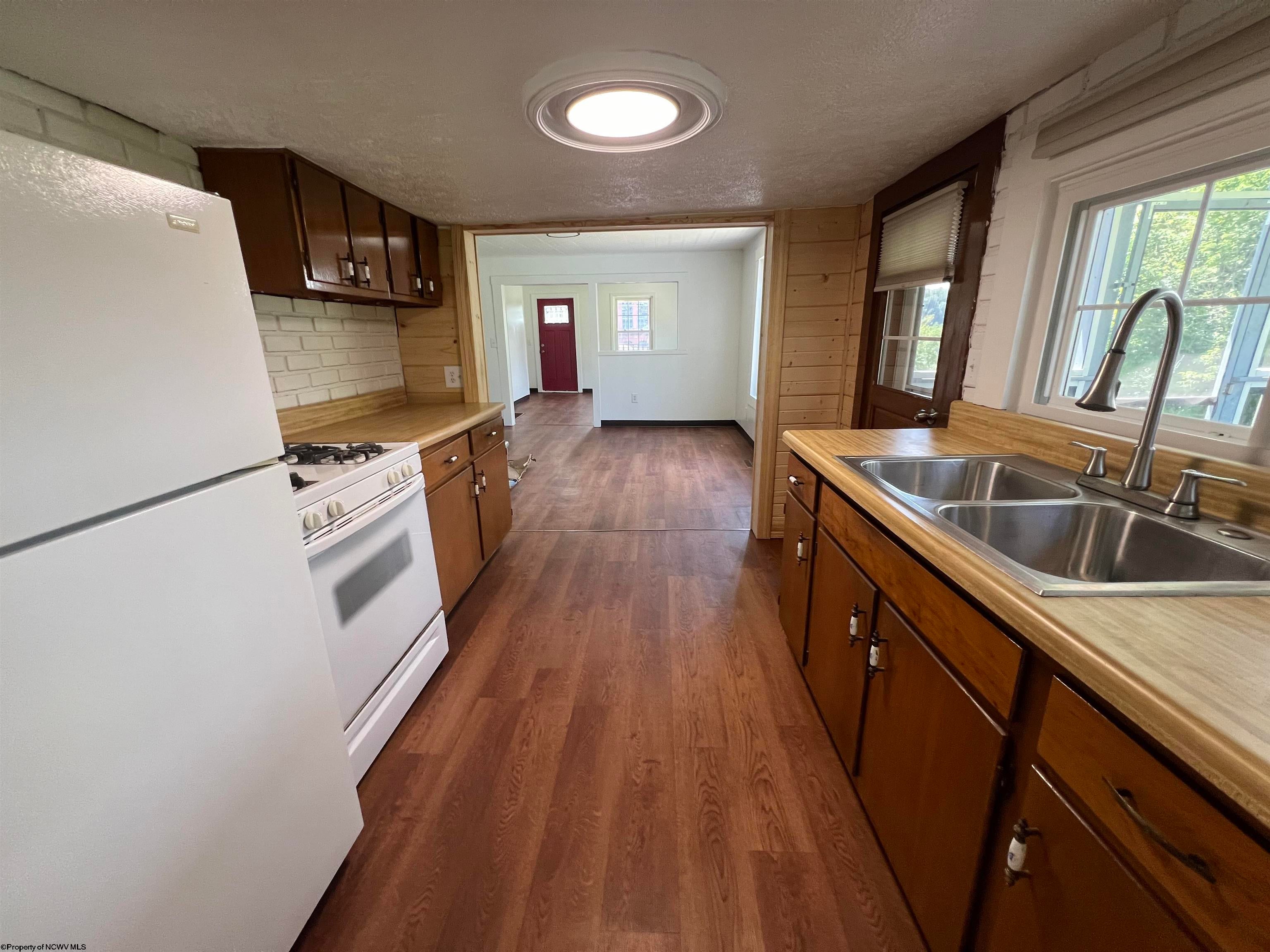 411 Merrill Rivesville, WV 26588 - Photo 10 of 20 Gallery Image 10