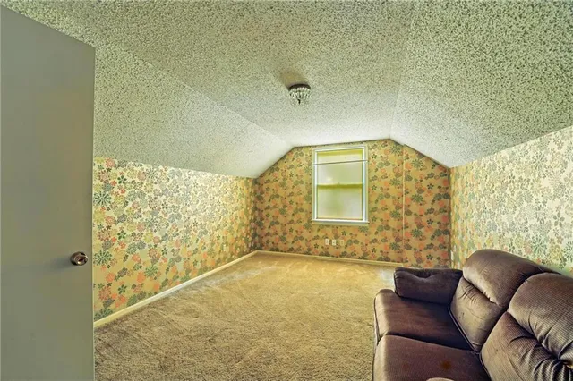 $150,000 | 1013 West Santa Fe Trail, Kansas City, MO 64145