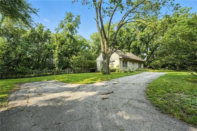 $150,000 | 1013 West Santa Fe Trail, Kansas City, MO 64145