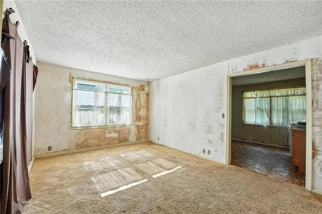 $150,000 | 1013 West Santa Fe Trail, Kansas City, MO 64145