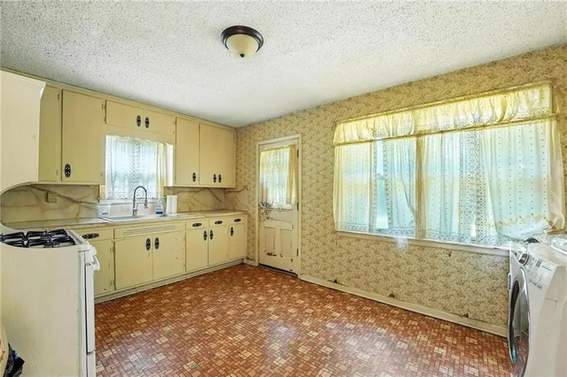 $150,000 | 1013 West Santa Fe Trail, Kansas City, MO 64145