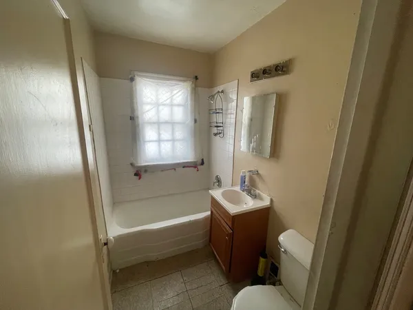 $40,000 | 439 Country Club Drive, Kankakee, IL 60901