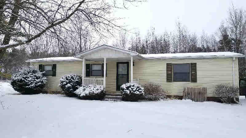 94 West Pinconning Road Pinconning, MI 48650 - Photo 1 of 17