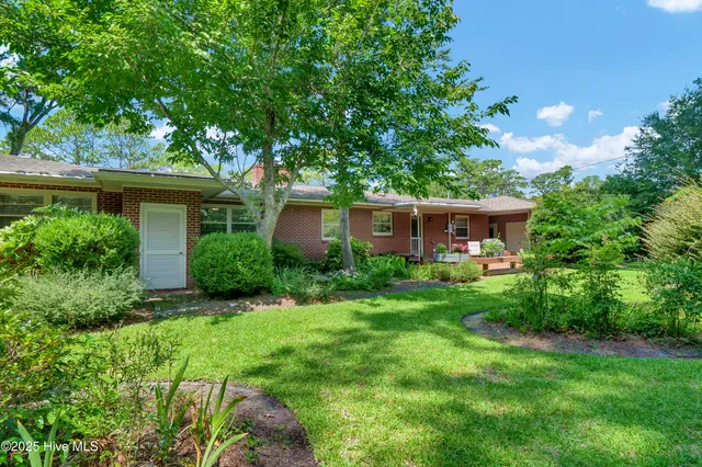 $849,000 | 1103 Forest Hills Drive, Wilmington, NC 28403