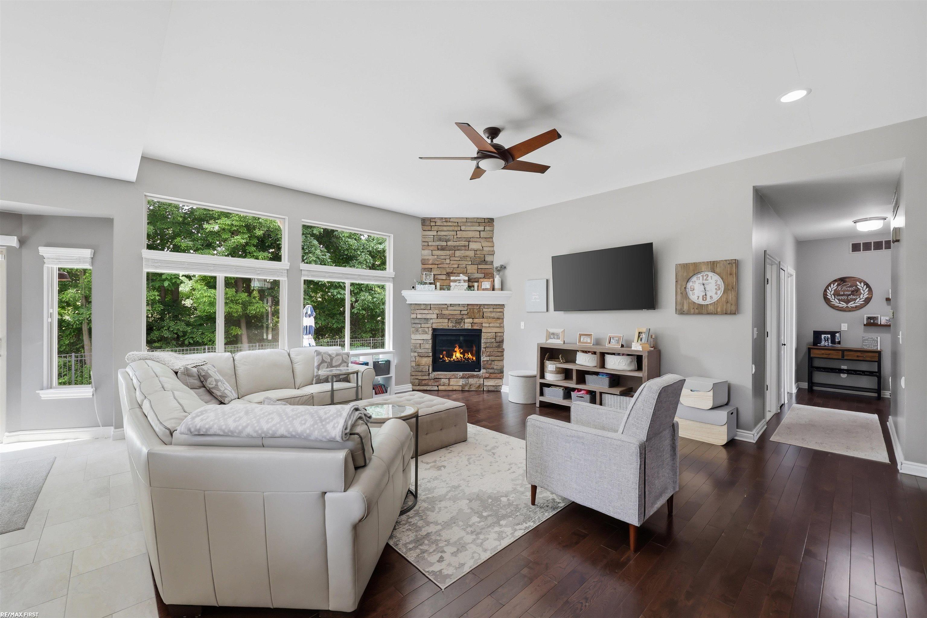 22350 Brantingham Road Macomb, MI 48044 - Photo 4 of 58